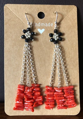 Orecchini in argento 925 pendenti a tronchetti di corallo rosso mediterraneo - Immagine 1 di 2