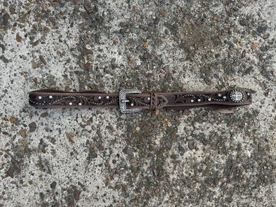 Ariat Western Mujer Cinturón Cuero Incrustación Desplazamiento Cristales Festoneado Conchos XL Foto 1 de 4