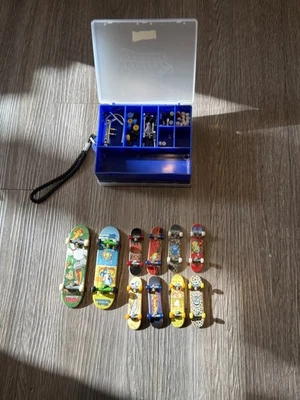 2 винтажных скейтборда Tech Deck World Industries/Maple, 8 мини-дек + аксессуары - Изображение 1 из 4