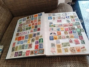 Hundreds German And Italian stamps stamps On Stamp Hinges - Picture 1 of 17