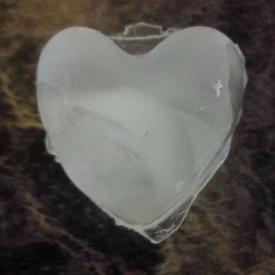 HIC PUFFY THICK HEART SHAPED SILICONE ICE CUBE MAKER 10 HEARTS ball tray - Image 1 of 3