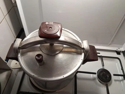 Cocotte Minute 6 L Poignées Bakelite - Photo 1/4