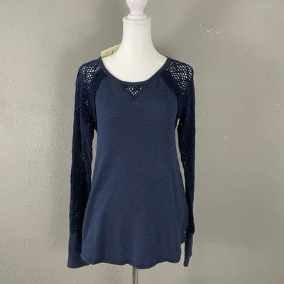 全新 Lucky Brand 华夫格针织钩针上衣 M 码长袖海军蓝波西米亚衬衫 — 第 1/4 张图片