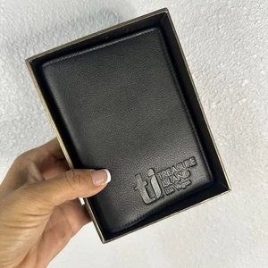 Man's Leatherology Black Bifold Card Holder Wallet Treasure Island Las Vegas Suv - Picture 1 of 5