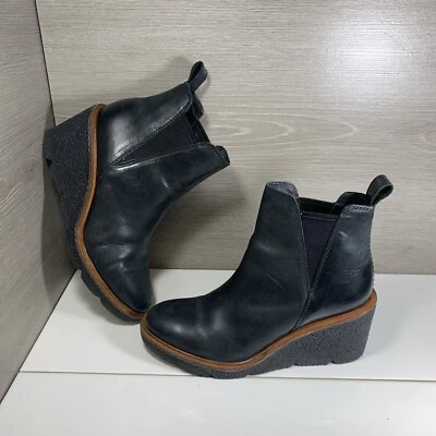Clarks Clarkford Top Black Leather Women's Size 7.5 M Ankle Wedge Boots - Image 1 of 4