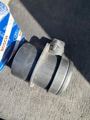  Sensor de flujo de aire másico Jeep Grand Cherokee 2000-2005 2.7 CRDBosch 0281002501 Foto 1 de 3