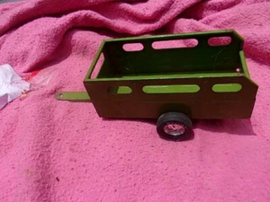 Vintage Nylint Green Farm Pressstahl Anhänger 8" - Bild 1 von 7