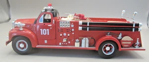 First Gear # 19-2338 1960 Mack B-Modello Camion dei Pompieri-Chicago Fire Dept. 101 - Foto 1 di 10