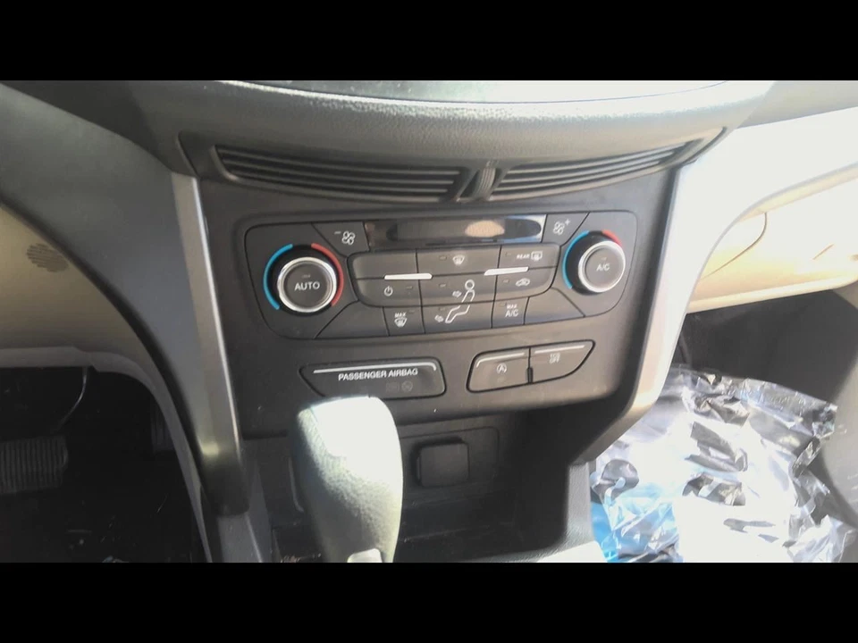 Передний автоматический регулятор температуры 2017 FORD ESCAPE  - Изображение 1 из 4