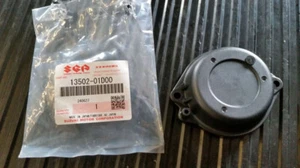 Suzuki GS 500 GM 51 DR 350S Vergaserdeckel oben Suzuki OEM Neuteil 13502 - 01D00 - Bild 1 von 4