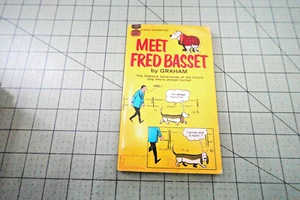 Meet Fred Basset By GRAHAM 1969 VINTAGE FAWCETT GOLD MEDAL CARTOON, HUMOR - Picture 1 of 3