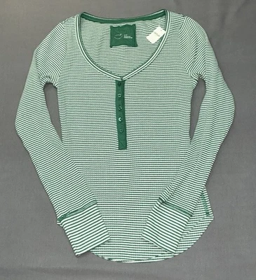 Camiseta para mujer Aerie Essential Henley de manga larga con capas verde/blanco talla XS Foto 1 de 4