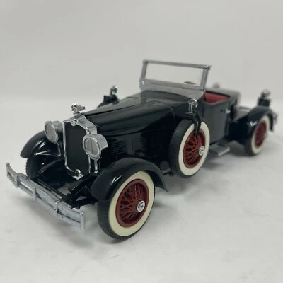 Danbury Mint 1927 Stutz Black Hawk 1:24 Scale Die-cast Model Car - Image 1 of 4