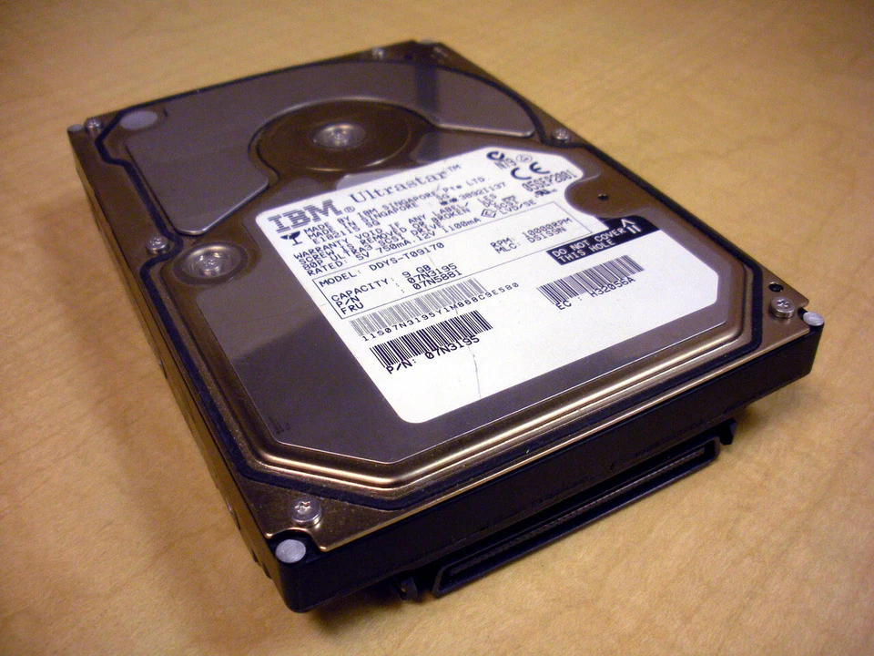 IBM 07N5881 8.58GB 10K Hard Drive - Image 1 of 3