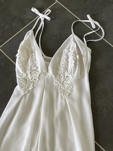 Vintage Rashella White Delicate Nightgown Feminine Original Tags Attached Size L - Picture 1 of 6