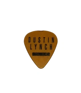 Dustin Lynch Tour authentisches Gitarren-Plektrum - Bild 1 von 6