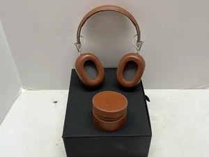 Master & Dynamic MH40 On/Over-Ear WIRED ONLY Leather Headset. 18 - Picture 1 of 10