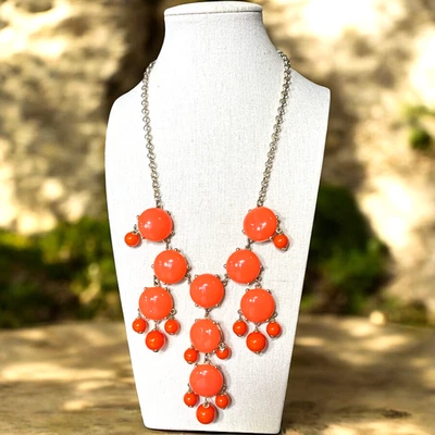 J. Collar distintivo de resina naranja tono dorado CREW JC542 Foto 1 de 4