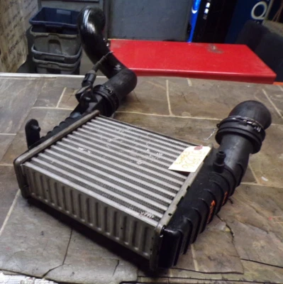 Intercooler Volkswagen Passat 2001-2004 1,8 L OEM de fábrica Foto 1 de 4