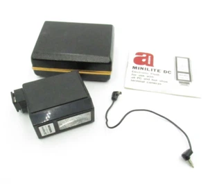 Accura Minilite DC Electronic Flash for PC Hot Shoe Terminal Cameras Vintage D63 - Picture 1 of 7