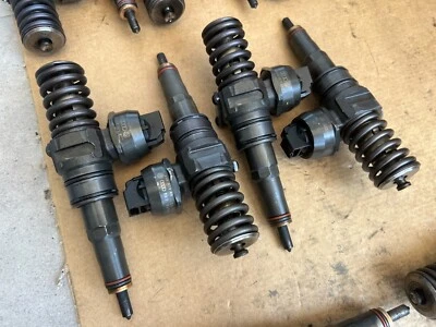 Boquilla de inyección de combustible GENUINA VAG Audi Seat Skoda VW 1.9 TDI 038130073BN Foto 1 de 4