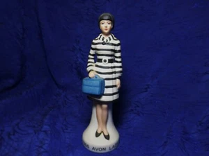 1983 Avon Club NAAC 1966 Avon Lady Porcelain Figurine LTD 2350 - Picture 1 of 4