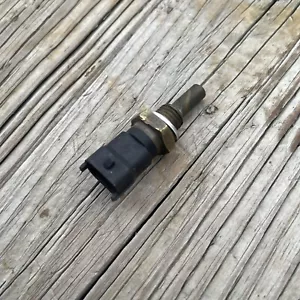 BOSCH Temperature Sensor 15393755 / 0-280-130-122 Cadillac Saab - Picture 1 of 2