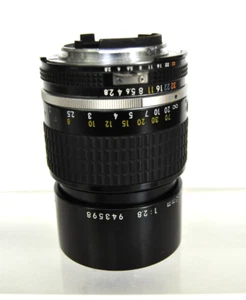 Nikon 135mm 2.8 AI-S lens - Picture 1 of 10