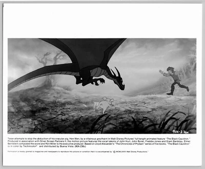 Caldeirão Negro Walt Disney 1985 Filme 8x10 Taran Hen Wen Animação Impressão Vintage - Imagem 1 de 2
