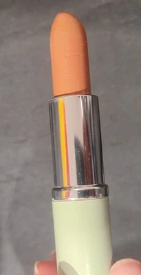 READ Rubbed Vintage Clinique Sun Buffer Lipstick BUFF Color 15 SPF Green Tube 21 - Image 1 of 3