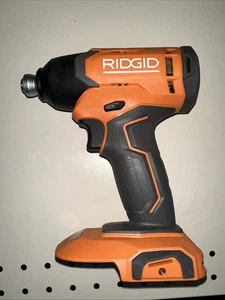 RIDGID R86002 18V 18 voltios inalámbrico 1/4 pulg. Destornillador de impacto (solo herramienta) - Imagen 1 de 2