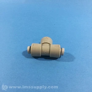 Parker A4TU4 Tru-Seals 1/4" Union Fitting FNIP - Picture 1 of 9
