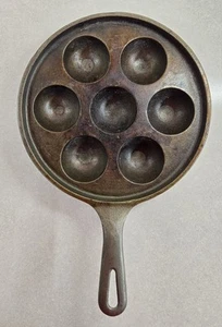 Griswold 962 Aebleskivers Number 32 USA Made Cast Iron Egg Poacher Pan - Picture 1 of 5
