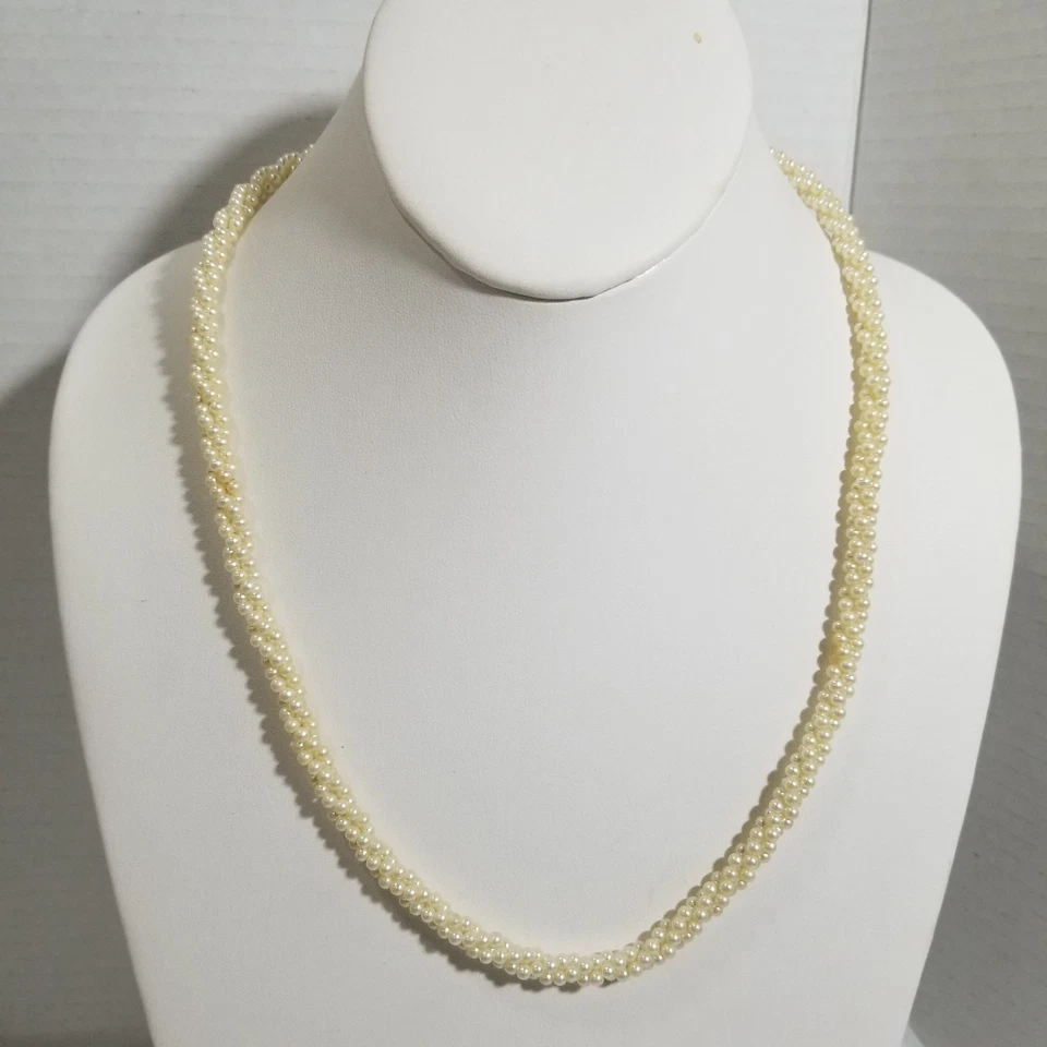 Marvella Pat 537985 twisted small faux pearl necklace 1.1691 - Image 1 of 4