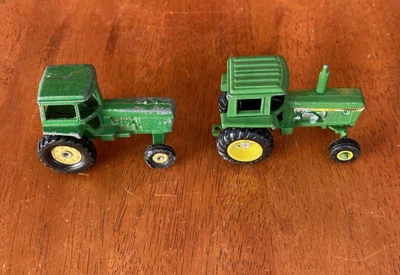 Vintage ERTL John Deere Tractor Green 1:64 Die Cast Lot Of 2 - Image 1 of 4