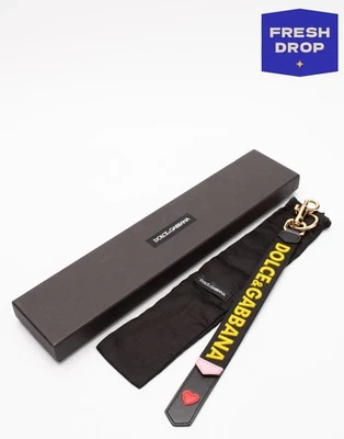 PVP€210 DOLCE & GABBANA Cuero Grosgrain Llavero Logo Parche Corazón Hecho en Italia Foto 1 de 4