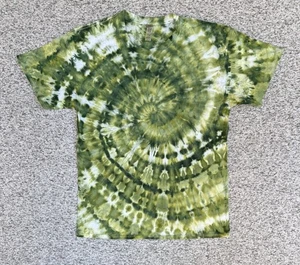 NEW Gildan Men’s Dark Green Spiral Iced Tie-Dye Shirt Short Sleeve Size Large - Picture 1 of 8