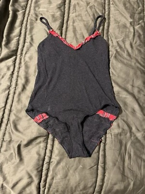 Body Victoria's Secret Jingle Bell Teddy para mujer algodón con volantes, carbón, S Foto 1 de 4