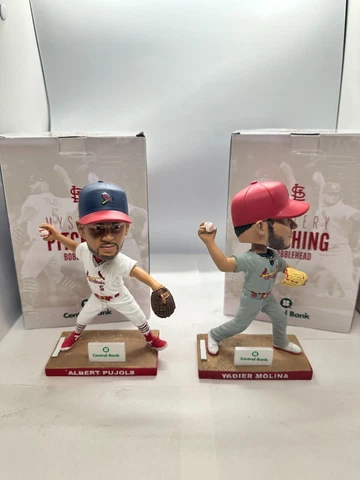 YADIER MOLINA AND ALBERT PUJOLS MYSTERY PITCHING BOBBLEHEADS BOTH IN HAND Cover