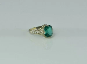 14K White Gold Art Deco Filigree Green Stone Ring Size 4 - Picture 1 of 8