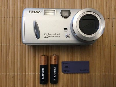 Цифровая камера Sony Cyber-shot DSC-P52 3,2 Мп 2-кратный зум с картой памяти протестирована - Изображение 1 из 4