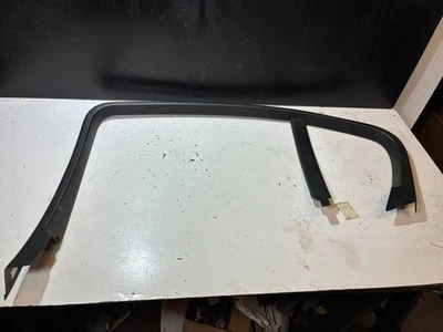 Cubierta de ventana de puerta trasera derecha marco envolvente 7060222 06-11 BMW E90 325i 328i Foto 1 de 4