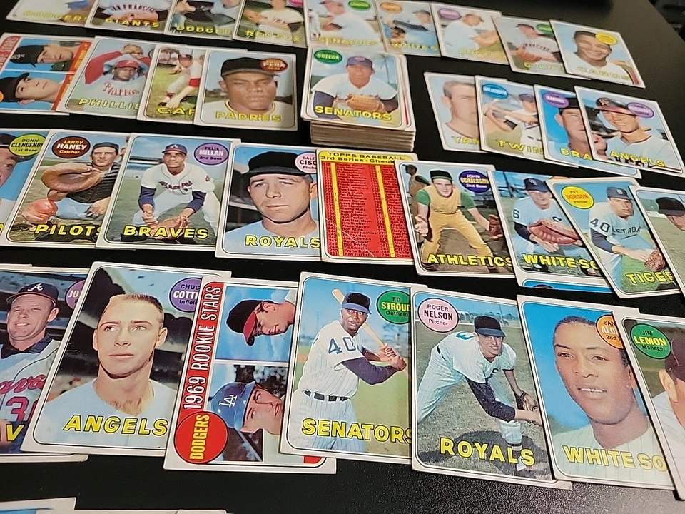 1969 Topps Baseball Card Lot - 80 Different- W/ Jose Cardenal and Ron Fairly - Image 1 of 4