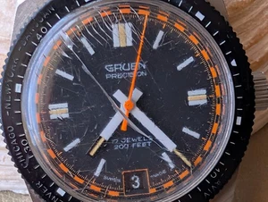 Vintage anni 70 Gruen Precision All SS Diver con quadrante immacolato, funziona PER RICAMBI/RIPARAZIONE - Foto 1 di 24