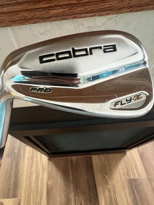 Hierros forjados Cobra Fly Z Pro, 4-PW, ejes de apagón Project X LZ 5,5 Foto 1 de 4