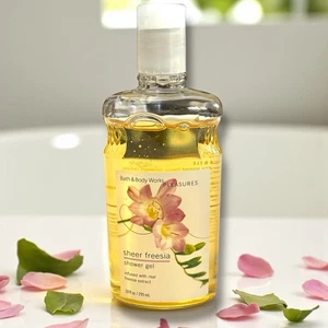 Bath and Body Works SHEER FRESIA gel doccia 10 oz RITIRATO - Foto 1 di 3