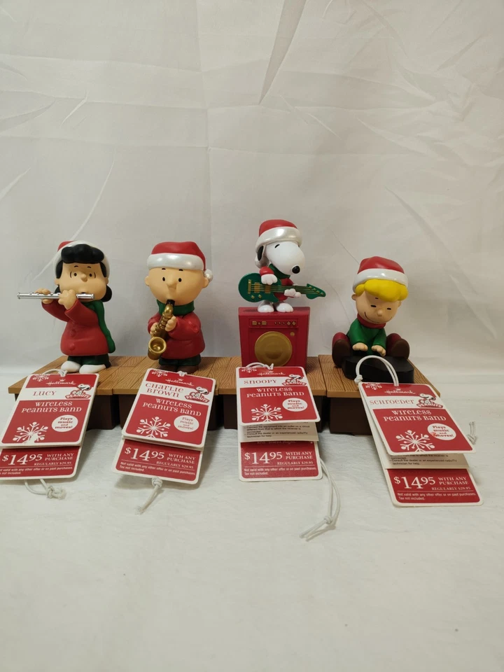Hallmark Wireless Peanuts Band MOTION - Schroeder, Lucy, Charlie, Snoopy   - Image 1 of 4