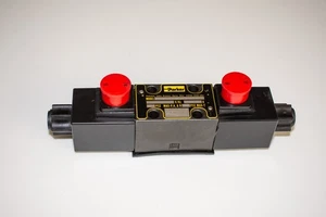 Parker D1VW11CNJWF 72 double solenoid hydraulic valve 24V DC  1-year warranty - Picture 1 of 16