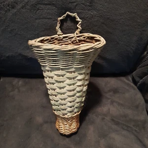 Vintage Wicker Basket Wall Hanger Home Decor Handmade--10 Inches - Picture 1 of 4