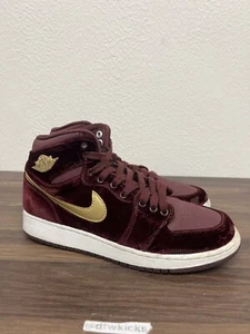 2016 AIR JORDAN 1 EREDITIERA GG' VELLUTO 832596 640 ORO ROSSO VELLUTO 5,5 anni - Foto 1 di 8